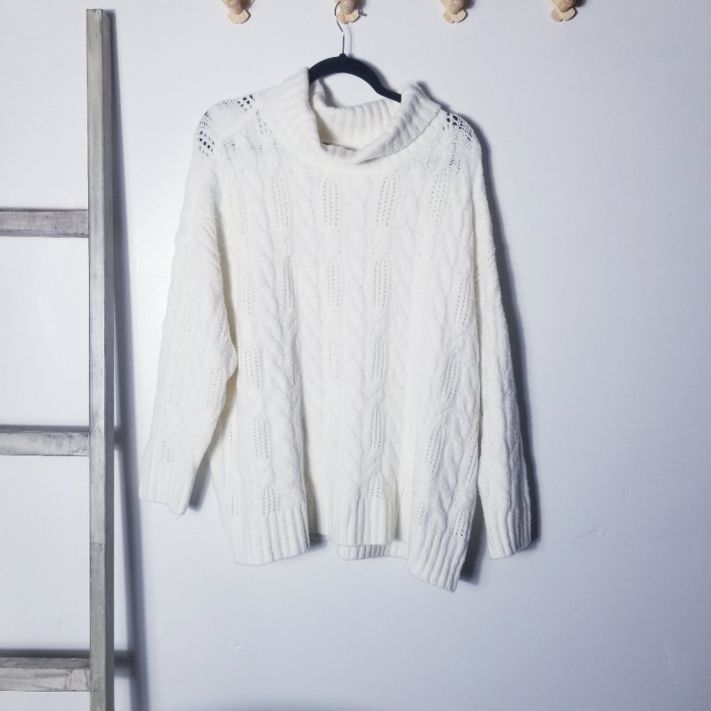 TORRID CREAM SWEATER SIZE 1 (1X)